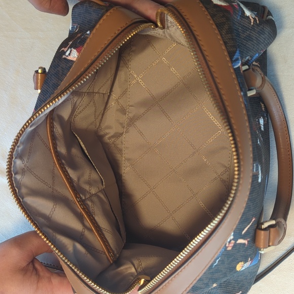 Michael Kors Bedford Travel Medium Duffel Satchel - Picture 3 of 9